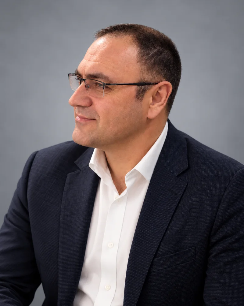 Владимир Новиков, врач и медицинский координатор семьи